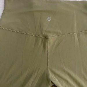 Lulu lemon 3/4 pants, green.